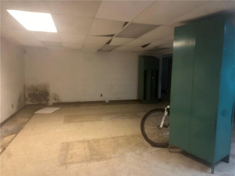 1791 Fillmore Ave, Buffalo, NY 14214 Distribution For Sale