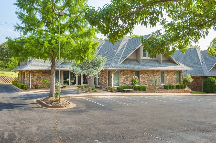 More Photos Of 3501 French Park Dr, Edmond Office For Lease