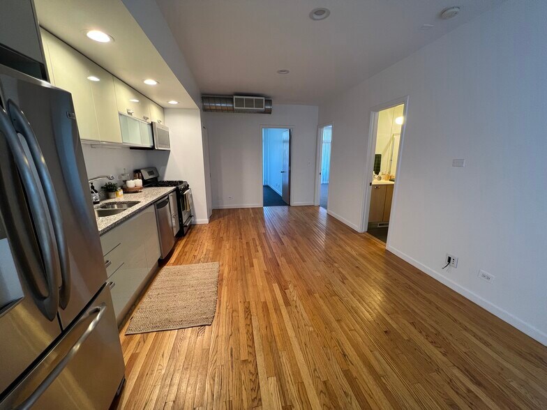 More Photos Of 740 N Ogden Ave, Chicago Office Residential For Lease