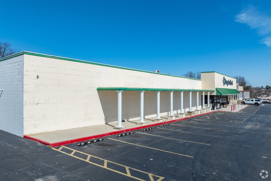 More Photos Of 1415 Dinah Shore Blvd, Winchester Freestanding For Lease