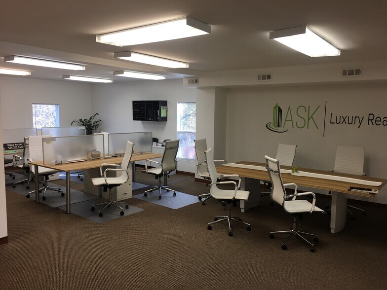 More Photos Of 50 E Olentangy St, Powell Office For Lease