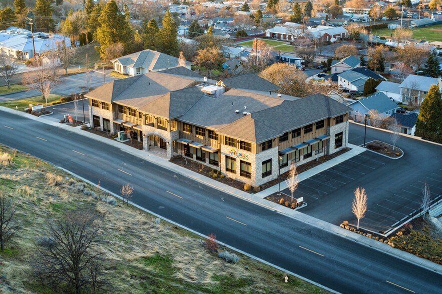 More Photos Of 1935 E 19th St, The Dalles Medical For Lease