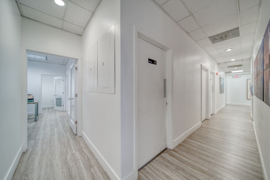 More Photos Of 7500 NW 52nd St, Miami Medical For Lease