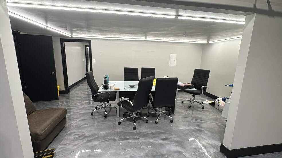 More Photos Of 36 XX NW 76 Ave, Miami General Retail For Lease