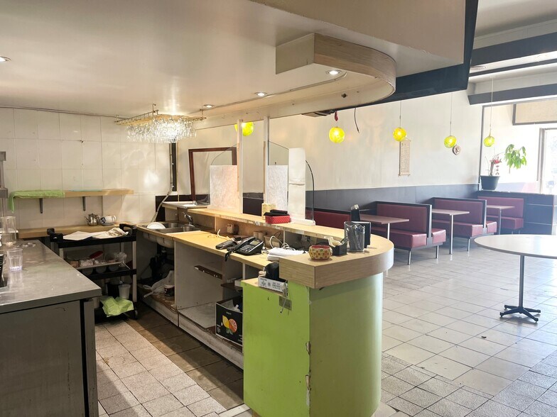 More Photos Of 8523-8527 Boul Saint-Laurent, Montréal Storefront Retail Residential For Sale