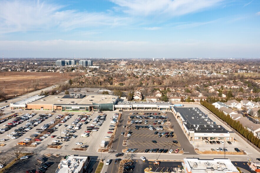 More Photos Of 3065 S Wolf Rd, Westchester Unknown For Lease