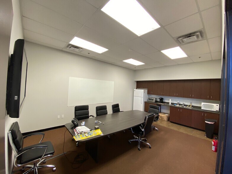 More Photos Of 2225 W Pecos Rd, Chandler Light Manufacturing For Lease