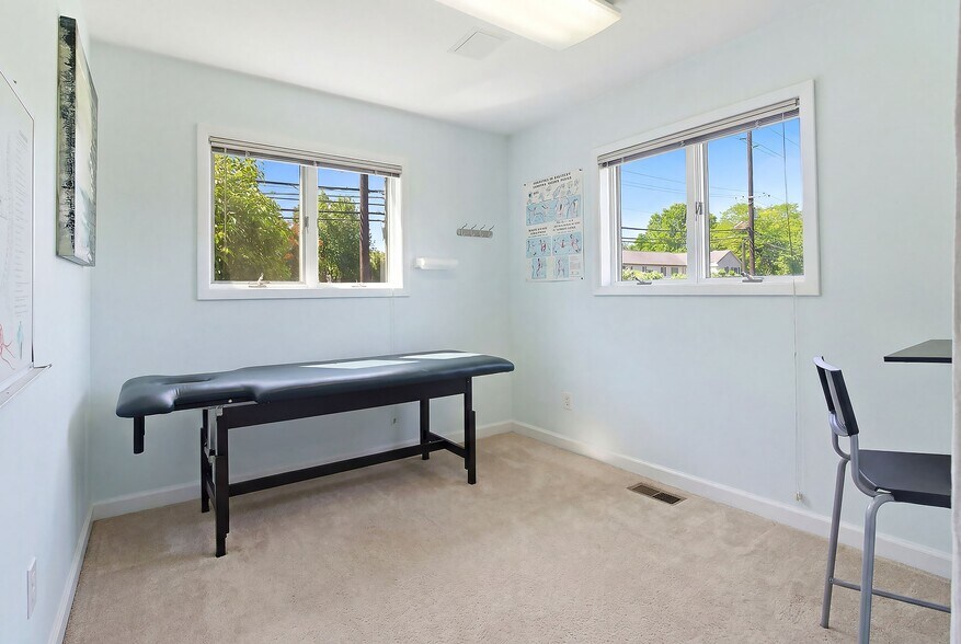 More Photos Of 801 Hughes Dr, Hamilton Office Residential For Sale