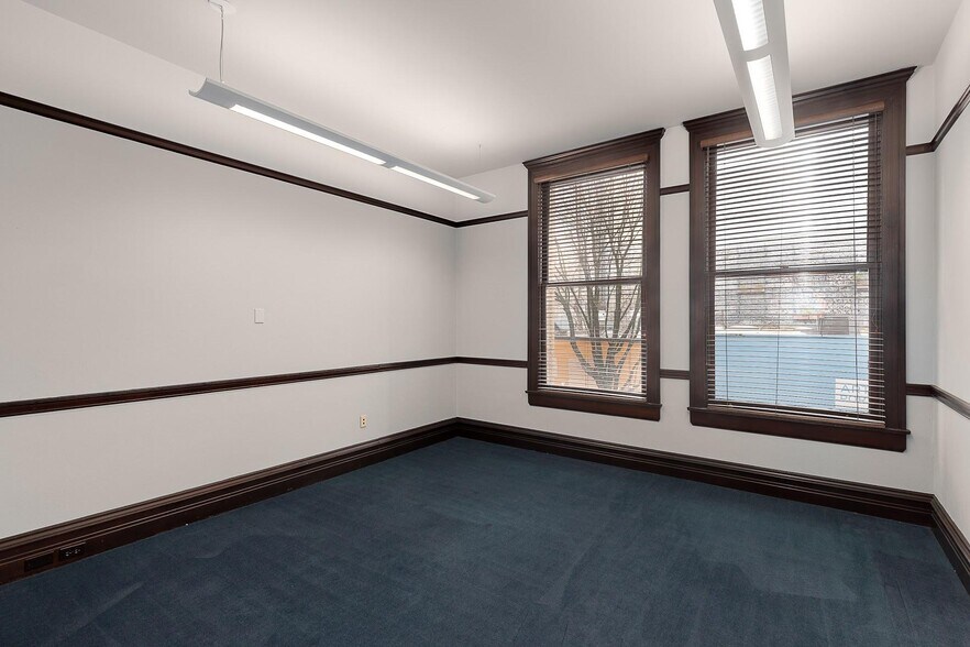 More Photos Of 333 SW Taylor St, Portland Office Residential For Lease