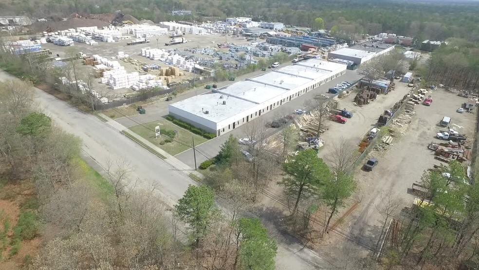 Primary Photo Of 266 Middle Island Rd, Medford Manufacturing For Sale