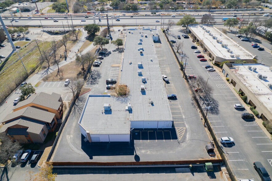 More Photos Of 2411 NE Loop 410, San Antonio Research And Development For Lease