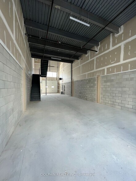 More Photos Of 5266 Solar Dr, Mississauga Industrial For Sale