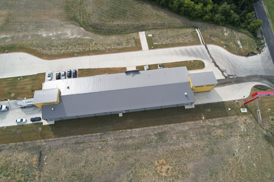 More Photos Of 2000 S Interstate Highway 45, Hutchins Carwash For Sale