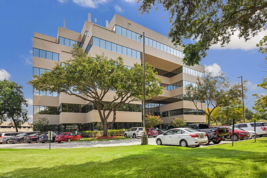 More Photos Of 2825 Wilcrest Dr, Houston Office For Lease