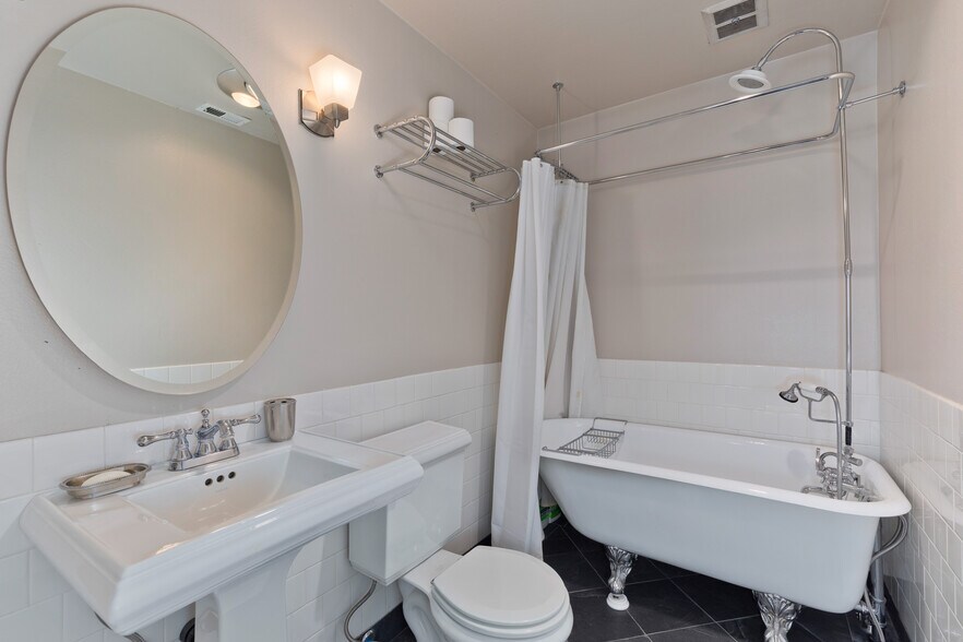 More Photos Of 38 Laurel Mountain Rd, Mammoth Lakes Storefront Retail Office For Sale