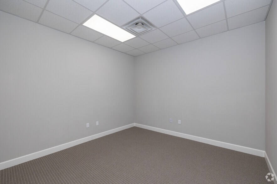 More Photos Of 26717 Westheimer Pky, Katy Medical For Sale
