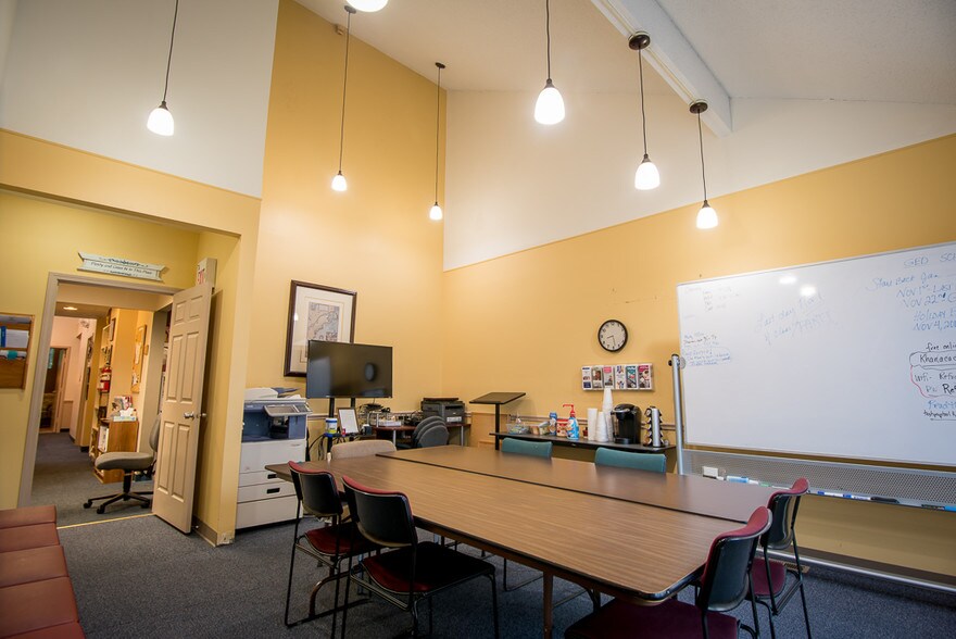 More Photos Of 1305 Milstead Ave NE, Conyers Medical For Sale