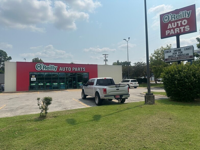 More Photos Of 710 US 31W Byp, Bowling Green Freestanding For Lease