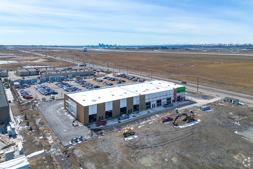 More Photos Of 10680 36 St NE, Calgary Distribution For Lease