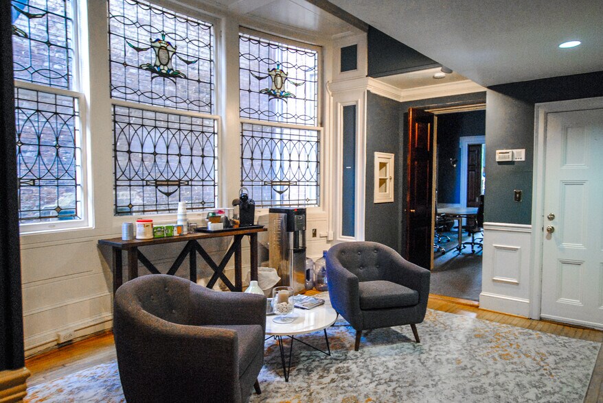 More Photos Of 809 Cathedral St, Baltimore Apartments For Lease