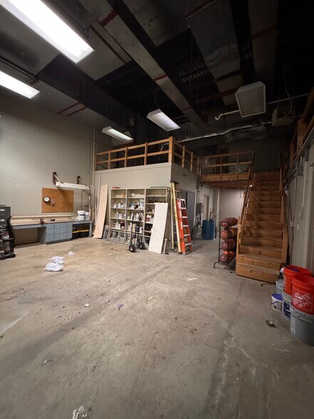 More Photos Of 99 Danville Corner Rd, Auburn Office For Lease