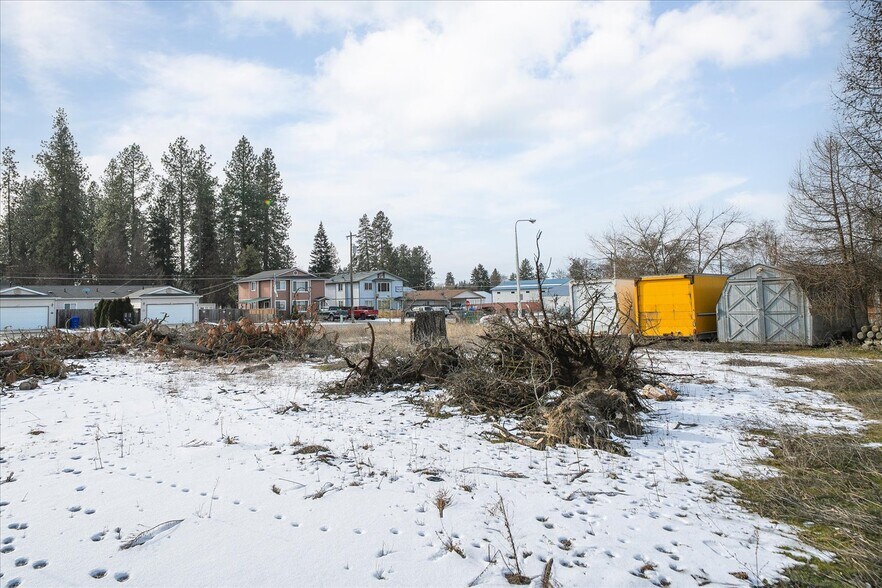 More Photos Of 120-124 E Crawford St, Deer Park Freestanding For Sale