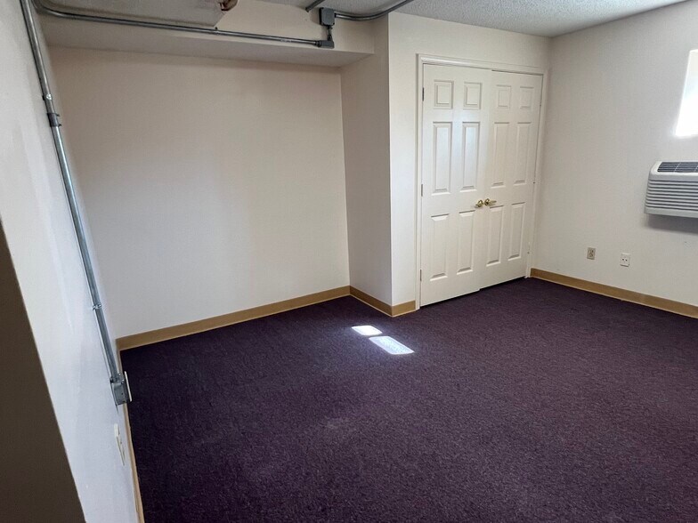 More Photos Of 127 S Sixth St, Warner Robins Apartments For Sale