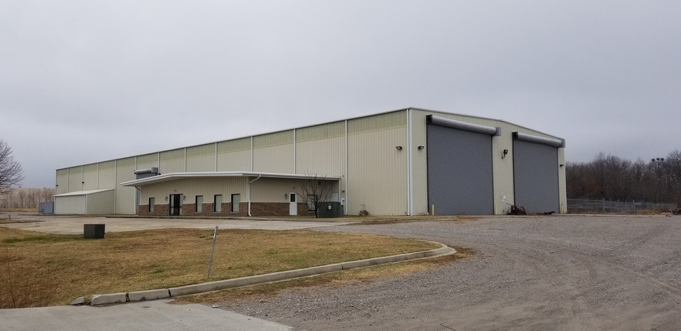 More Photos Of 1220 W Keystone Ave, Catoosa Manufacturing For Sale