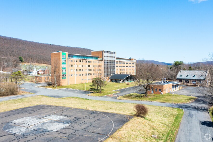 More Photos Of 101 Broad St, Ashland Hospital For Sale