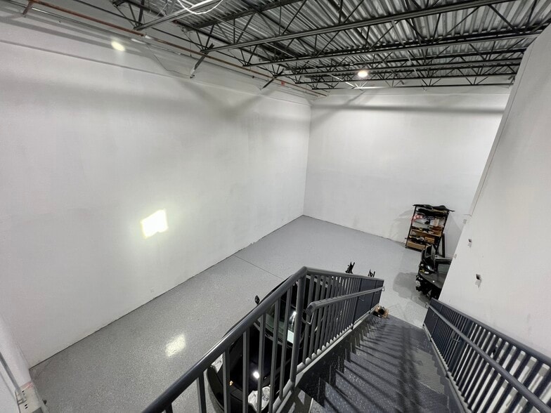More Photos Of 5401 N Haverhill Rd, West Palm Beach Warehouse For Sale