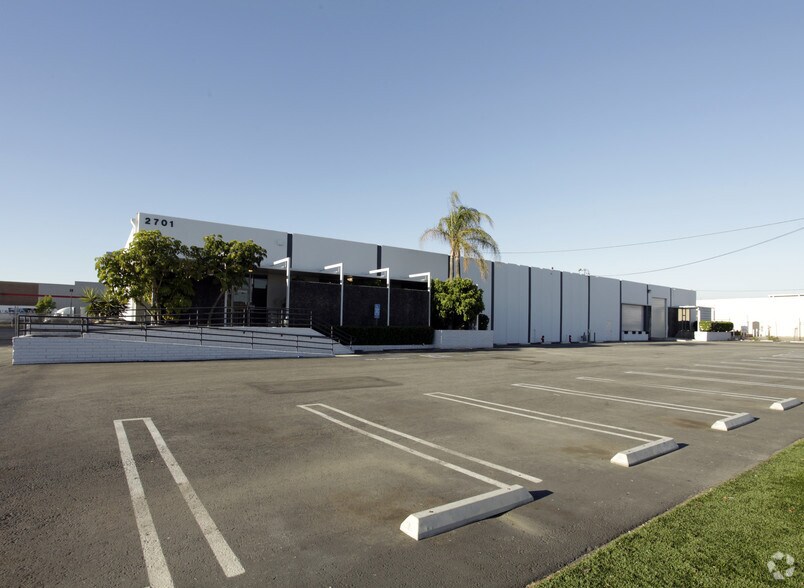 Primary Photo Of 2701 Carrier Ave, Commerce Distribution For Lease