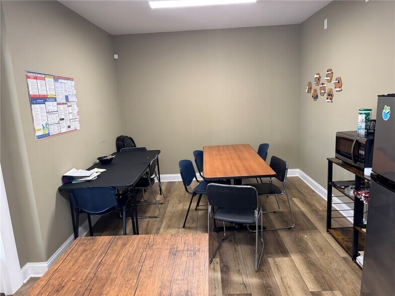 More Photos Of 865 Old Clemson Hwy, Seneca Office For Sale
