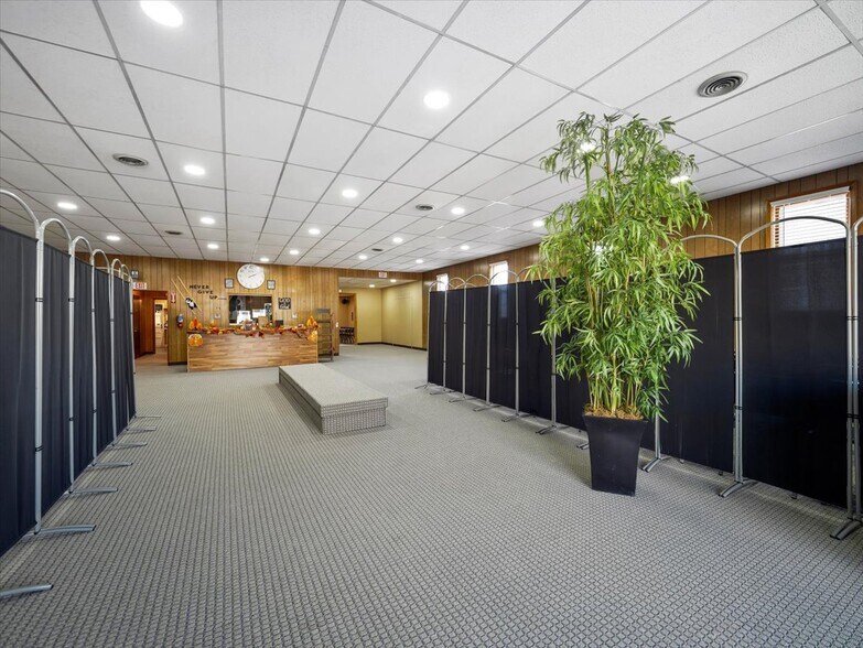 More Photos Of 128 W 3rd St, Waynesboro Freestanding For Sale