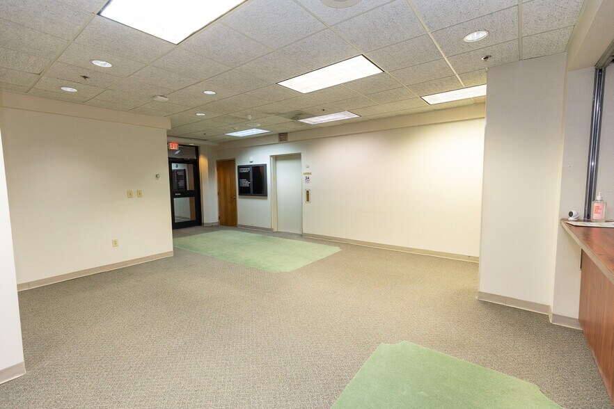 More Photos Of 2265 Roswell Rd, Marietta Office For Lease