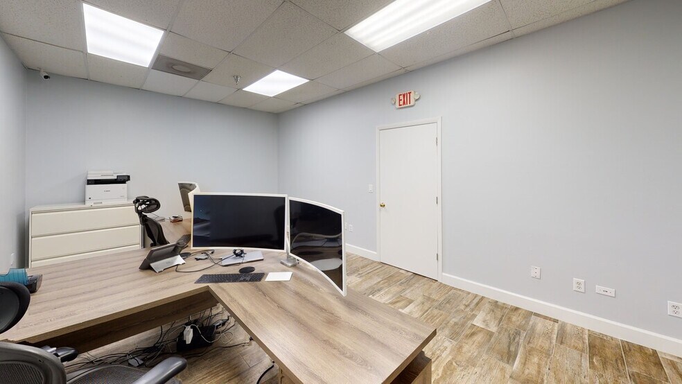 More Photos Of 109-115 Commerce St, Lake Mary Unknown For Lease