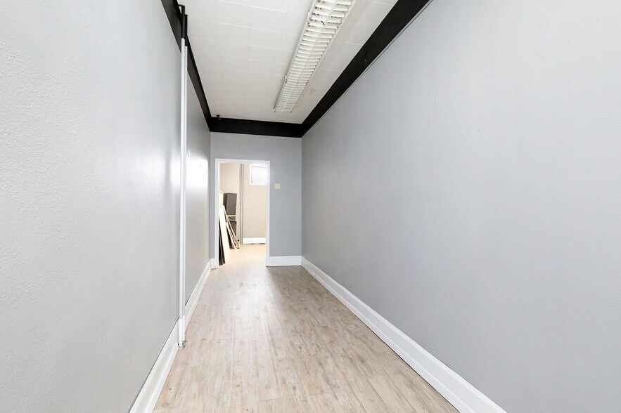 More Photos Of 104 N Wilson Ave, Jefferson Storefront For Sale