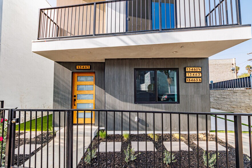 More Photos Of 13461 Beach Ave, Marina Del Rey Multifamily For Sale