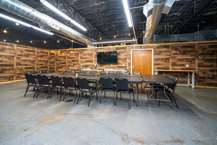 More Photos Of 367 State Highway 155 N, Gilmer Bar For Sale