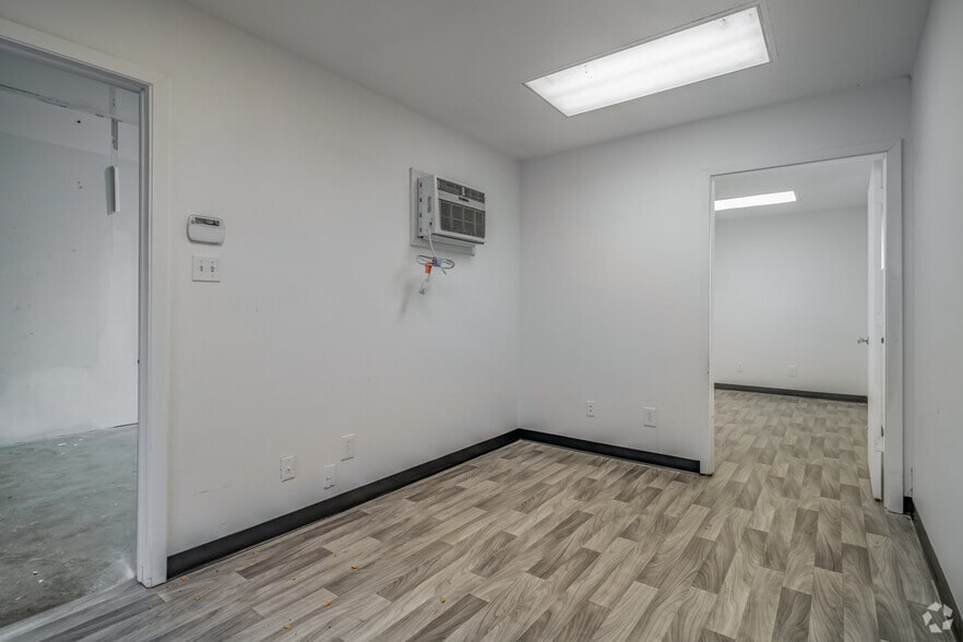 More Photos Of 14309 Toepperwein Rd, San Antonio Warehouse For Lease