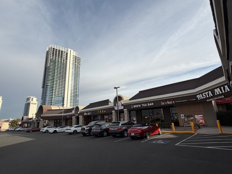 More Photos Of 4405-4469 W Flamingo Rd, Las Vegas Unknown For Lease