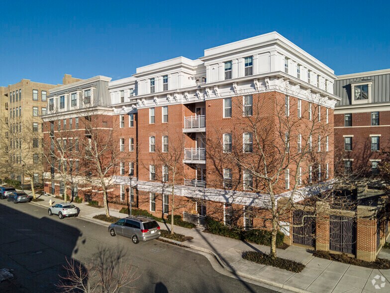 More Photos Of 525 N Fayette St, Alexandria Apartments For Lease