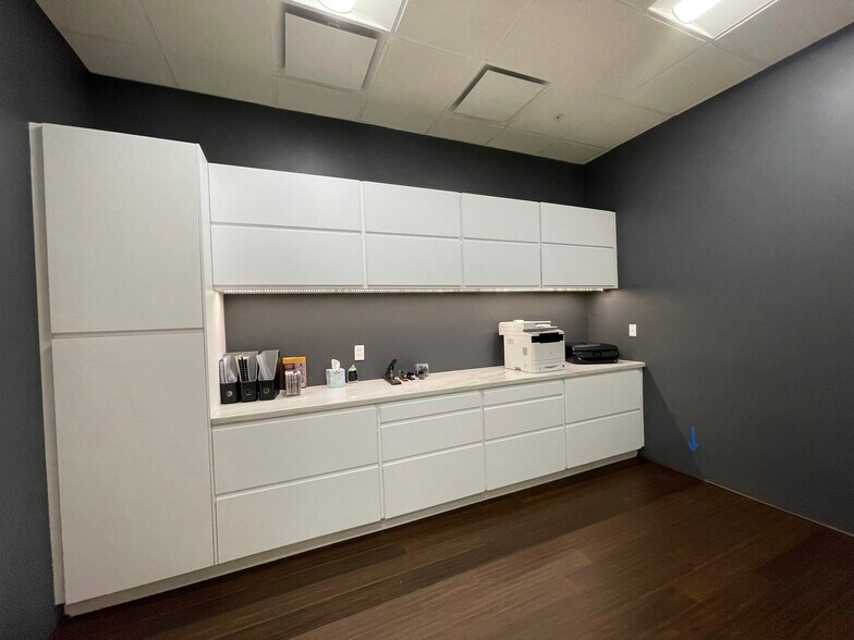 More Photos Of 8165 E Indian Bend Rd, Scottsdale Medical For Lease