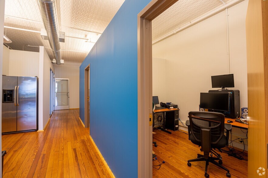 More Photos Of 23 W Broad St, Richmond Office For Sale