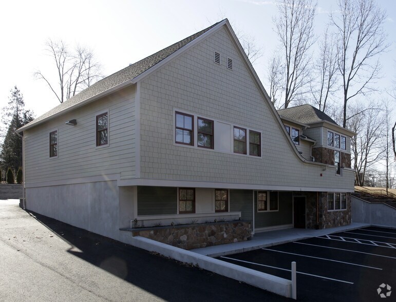 More Photos Of 5 Pleasant View Ave, Greenville Medical For Lease