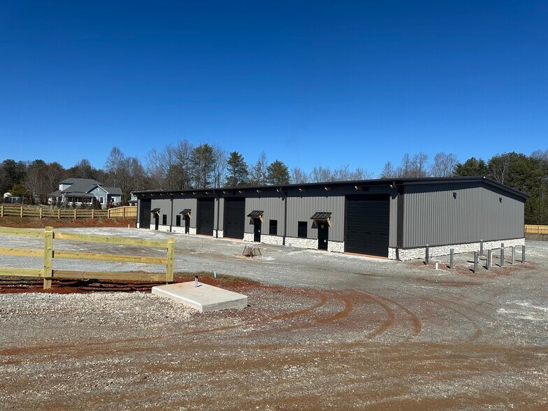 More Photos Of 3828 101 hwy, Greer Industrial For Lease