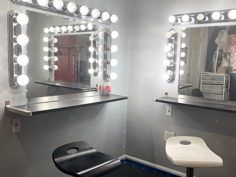 More Photos Of 4719-4731 Stamp Rd, Temple Hills Service For Sale