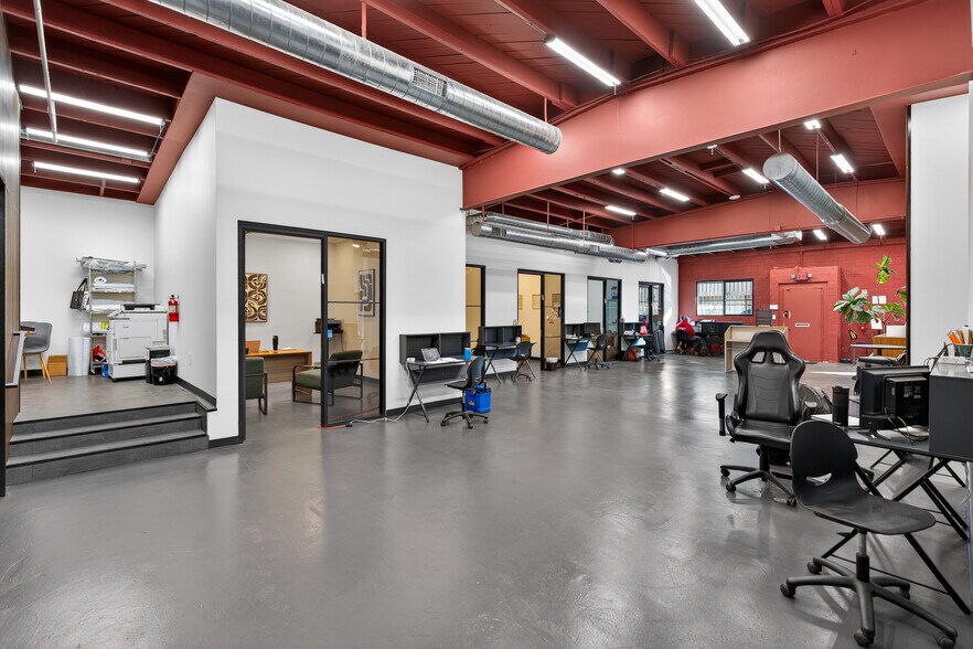 More Photos Of 7225 Fulton Ave, North Hollywood Warehouse For Lease