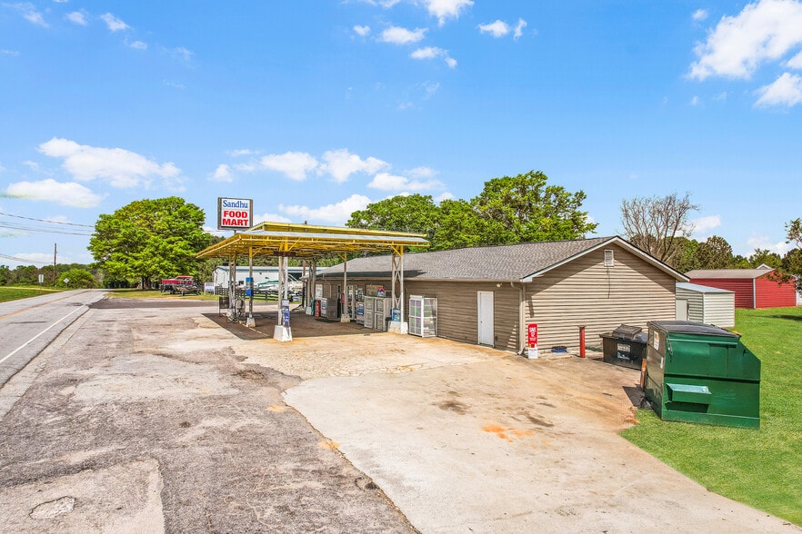 More Photos Of 2550 Parks Mill Rd, Buckhead Morgan Service Station For Sale