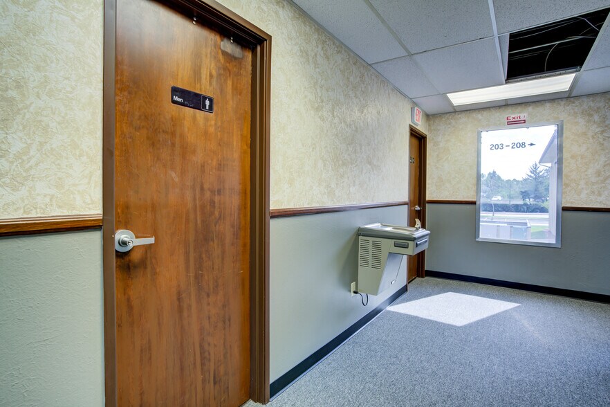 More Photos Of 225 S Academy Blvd, Colorado Springs Office For Sale