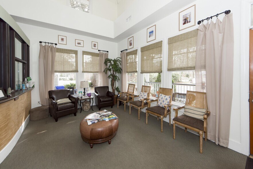 More Photos Of 531 Folly Rd, Charleston Medical For Sale